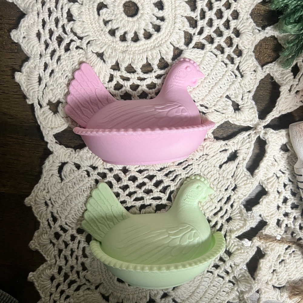 Hen on Nest magnets